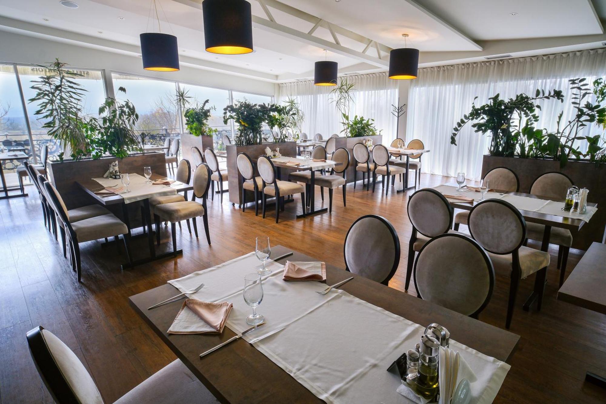 Hotel Crystal Light Ni المظهر الخارجي الصورة