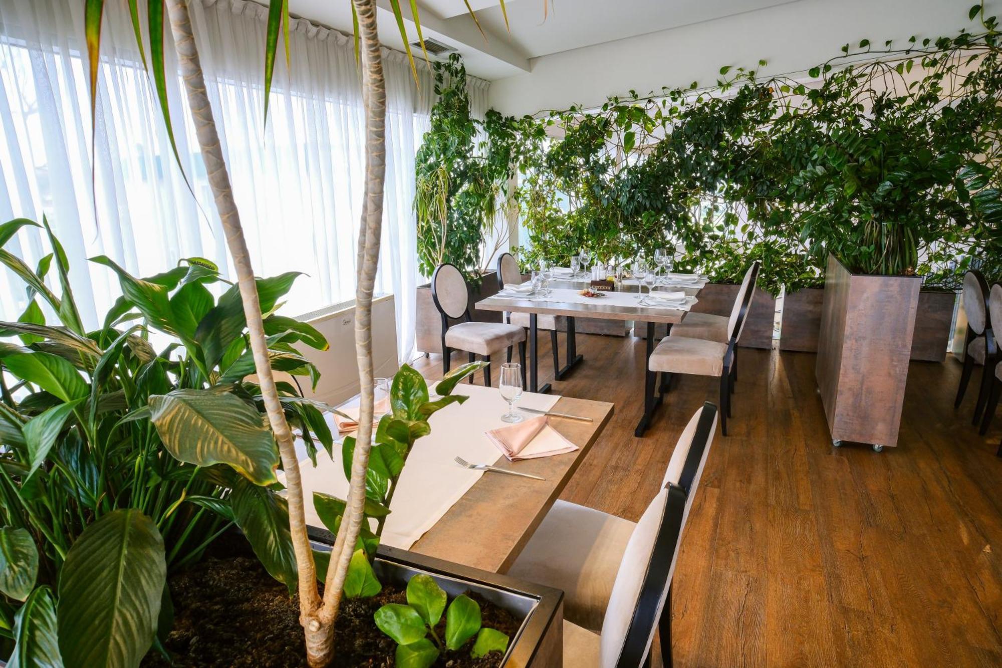 Hotel Crystal Light Ni المظهر الخارجي الصورة
