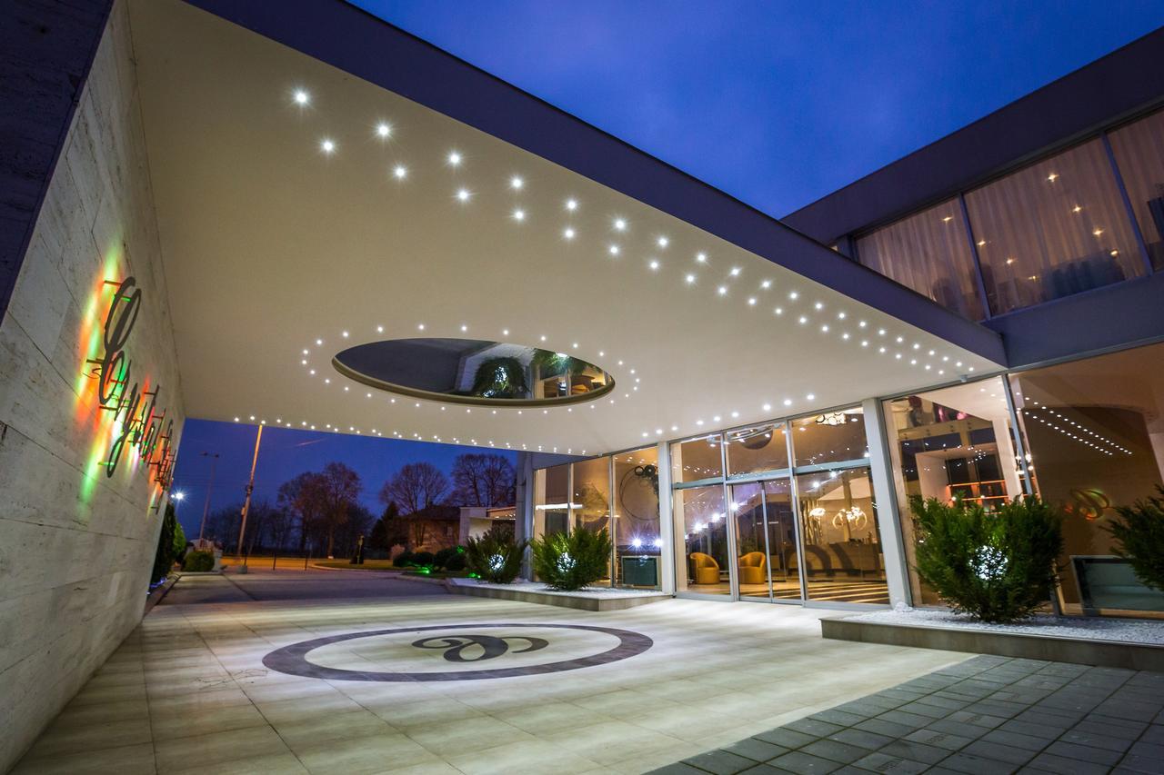 Hotel Crystal Light Ni المظهر الخارجي الصورة