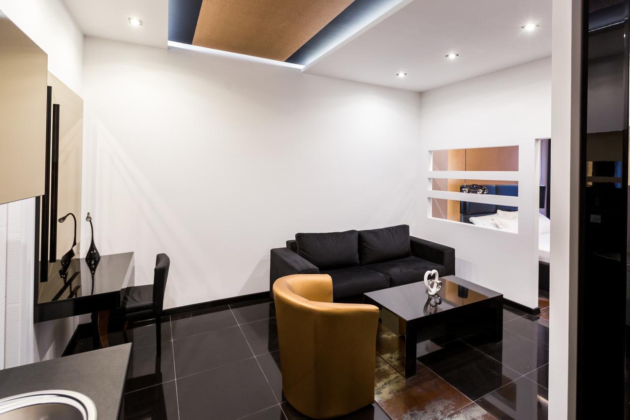 Hotel Crystal Light Ni المظهر الخارجي الصورة