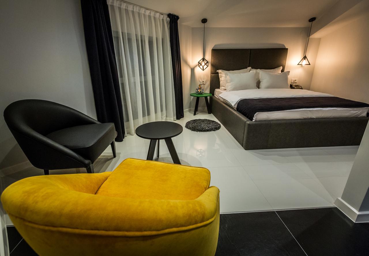 Hotel Crystal Light Ni المظهر الخارجي الصورة
